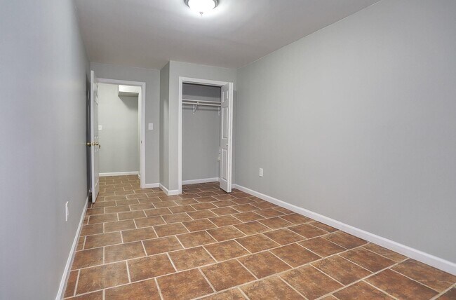 Building Photo - 205 Halladay St