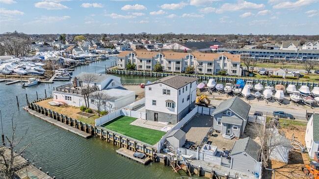 Building Photo - 33 Dock Dr