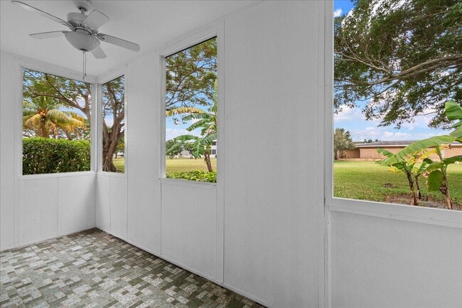 Building Photo - 142 Kent St