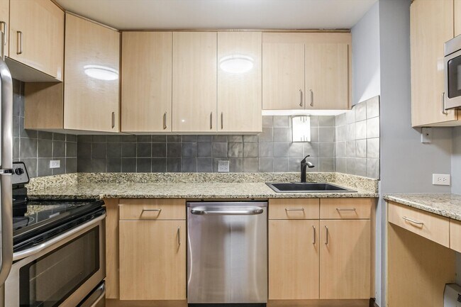 Building Photo - 233 E Erie St