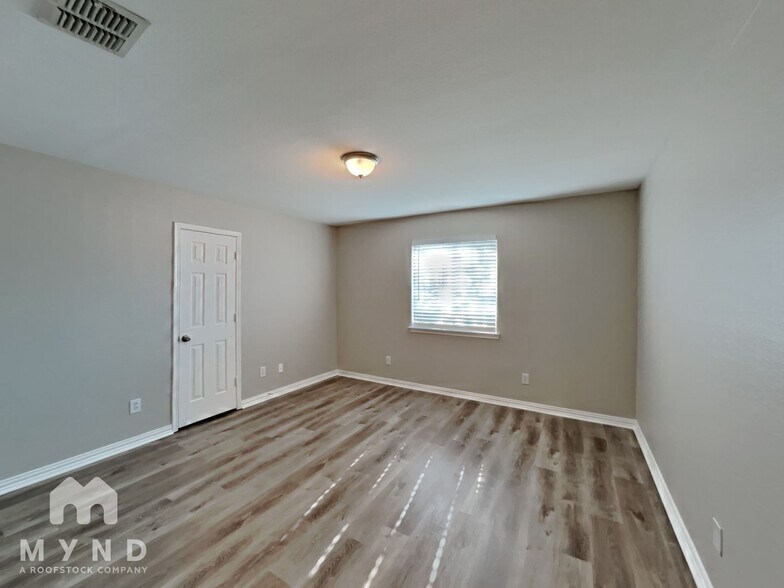 Building Photo - 2229 Overlook Ln