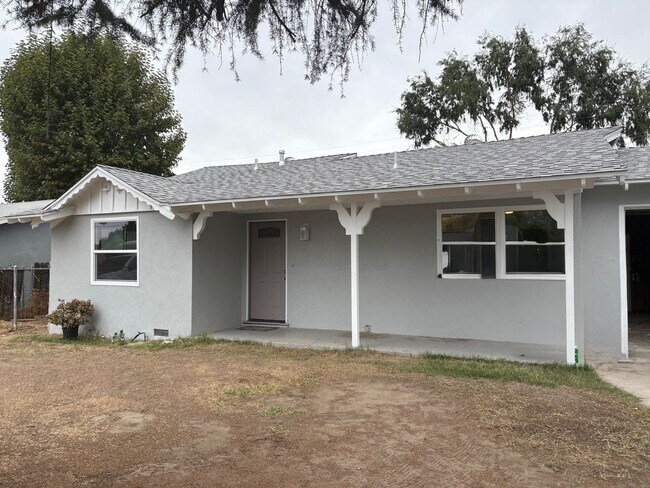 Primary Photo - 2 Bedroom 1 Bathroom House