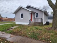 Building Photo - 2 Bedroom 1 Bathroom House