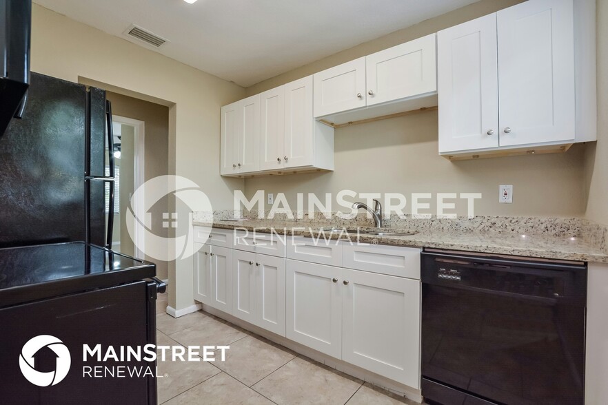 Building Photo - 878 Crawford St