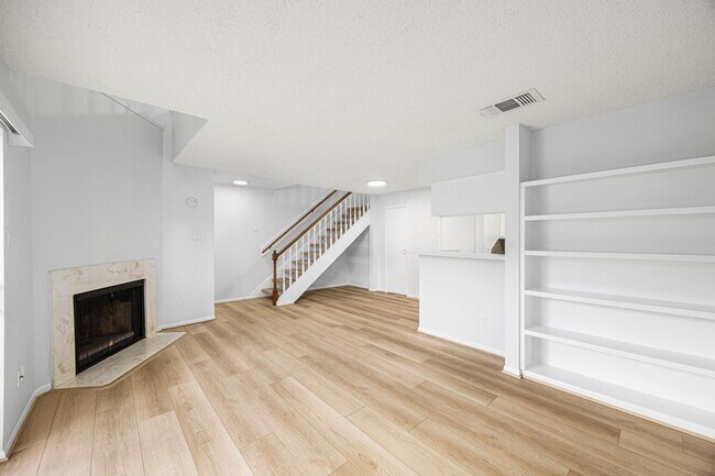 Building Photo - 1515 Sandy Springs Rd