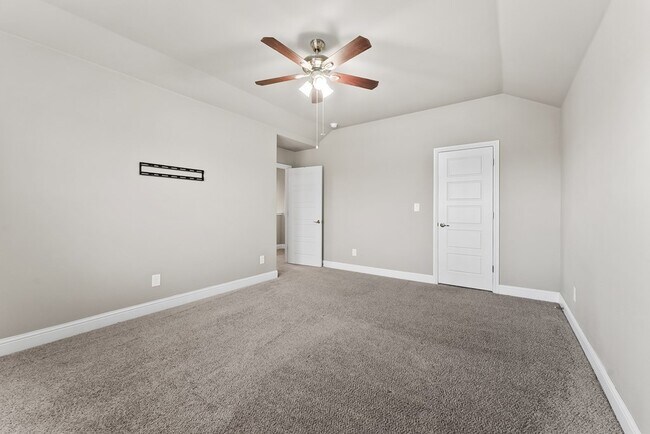 Building Photo - 6020 Sunny Stone Dr