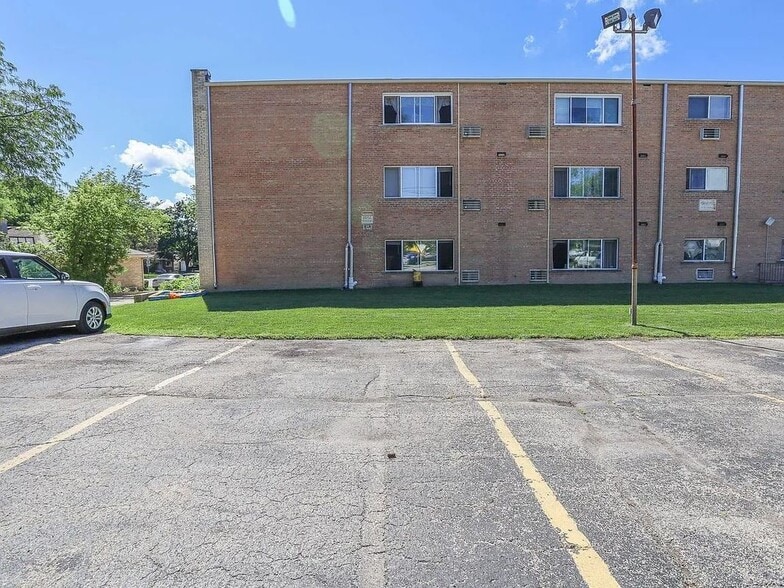 Building Photo - 700 McKinley Ave