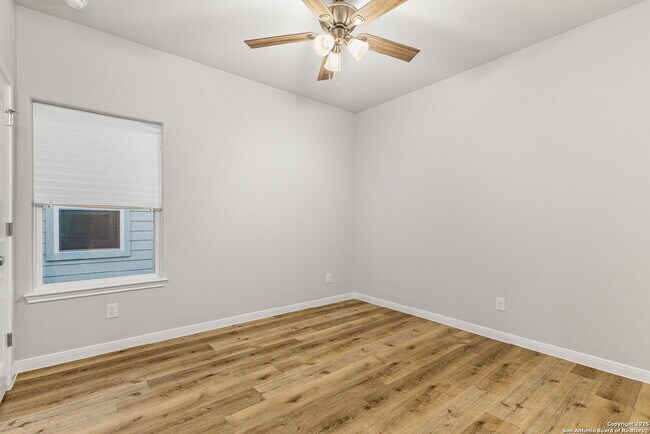 Building Photo - Charming 3-Bed Custom Luxury Rental with 2.5 Baths near Downtown San Antonio – 1668 Sq Ft of Comf...