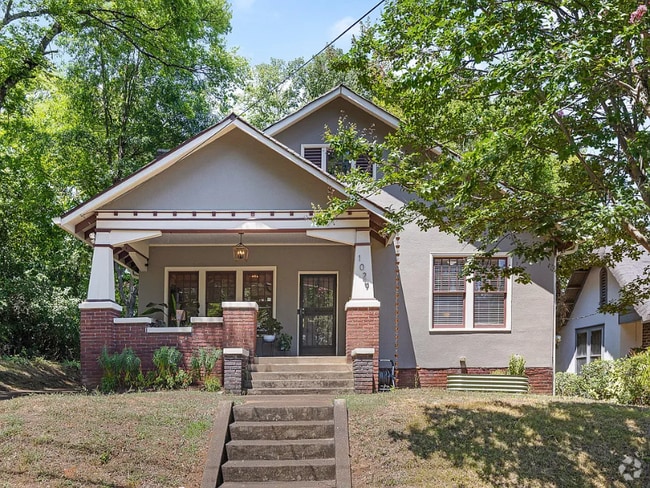 Building Photo - 1029 E 5th St