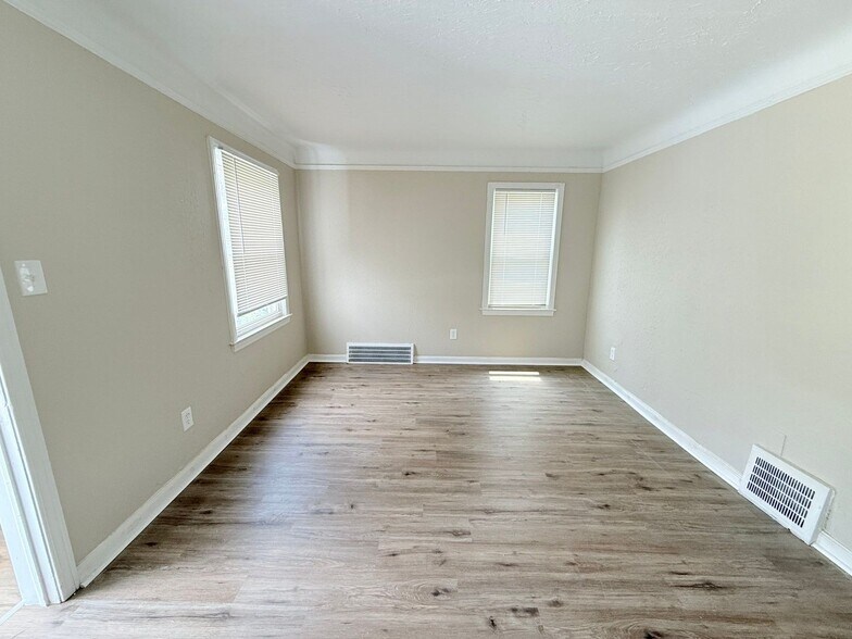 Building Photo - Freshly Renovated Single Family Home In De...