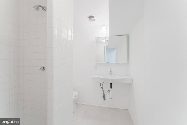 Building Photo - 10914 Woodhaven Dr