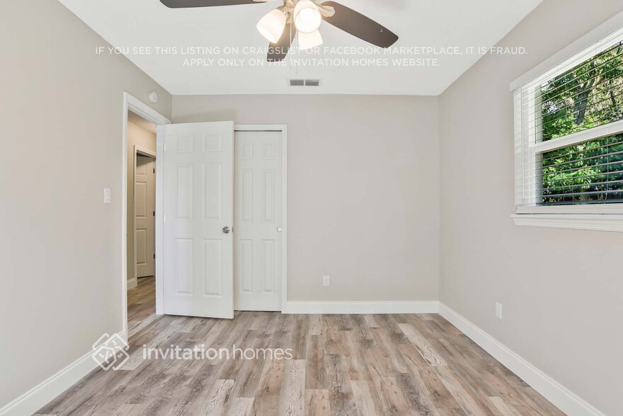 Building Photo - 1098 E Harrison St