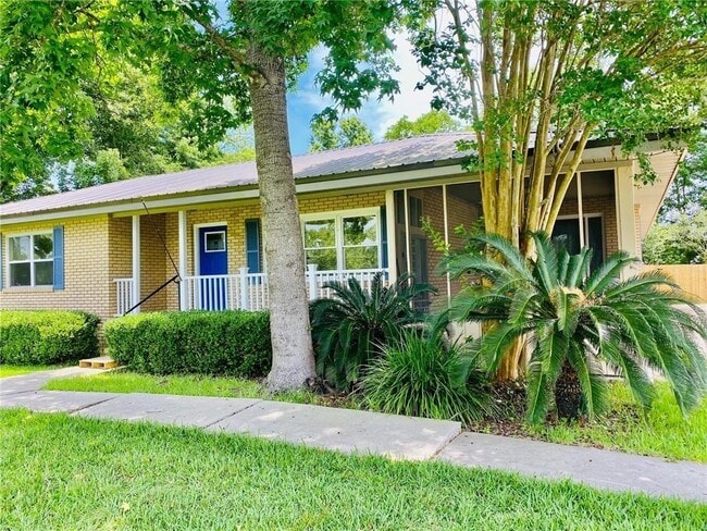 Building Photo - 107 S Lake Dr