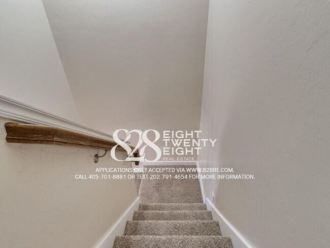 Building Photo - Spacious 2 Bed/1.5 Bath Norman Townhome Du...