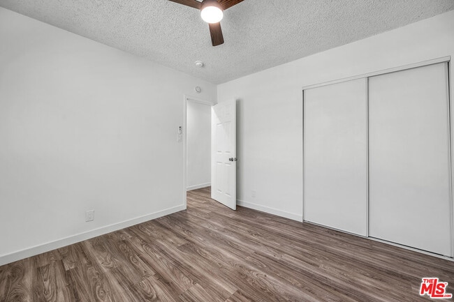 Building Photo - 1105 W 134th St