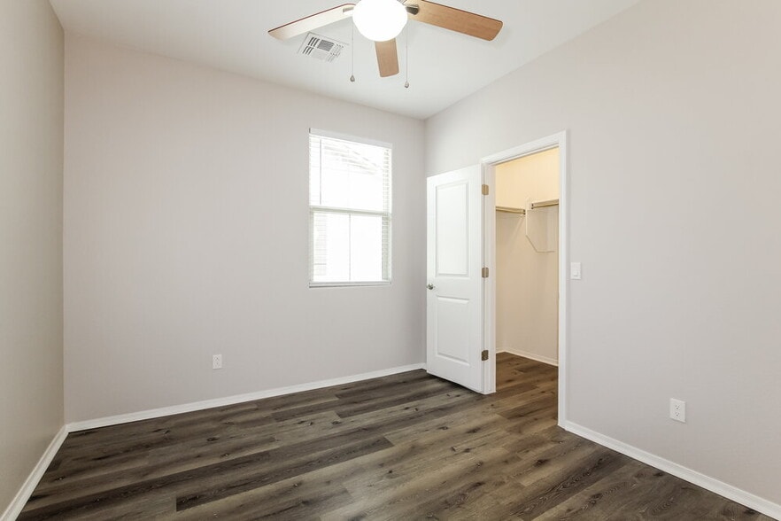 Building Photo - 1287 N 166th Ave