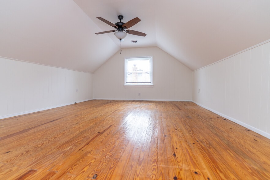 Building Photo - 9022 Joi Dr