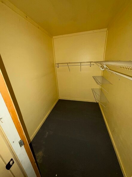 Building Photo - 504 S Seminary St