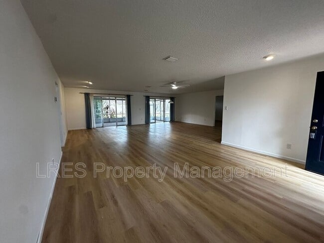 Building Photo - 10647 Deergrass Ln