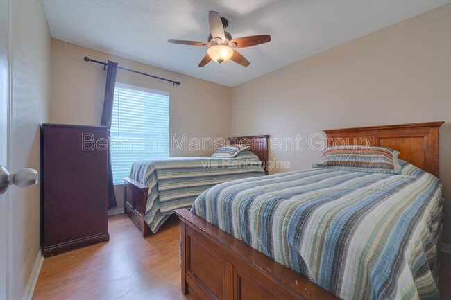 Building Photo - 1439 Sunningdale Way