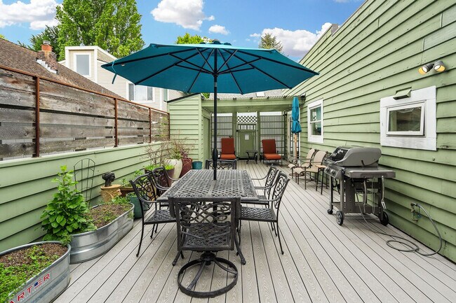 Building Photo - 401 W Galer St