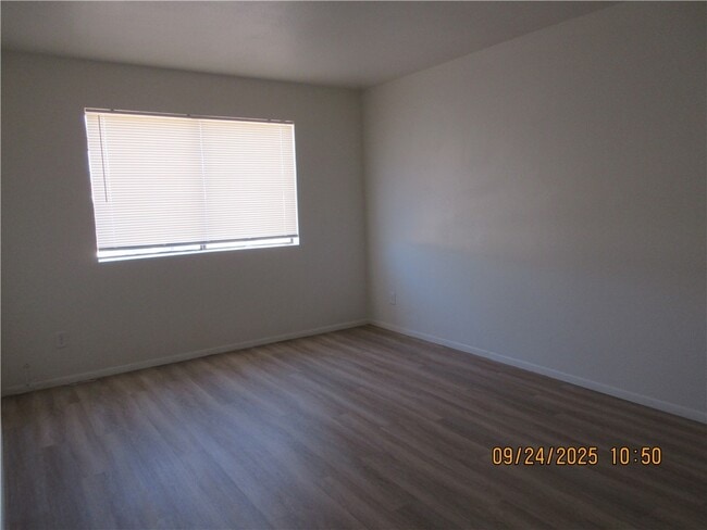 Building Photo - 2027 Wickieup Ave