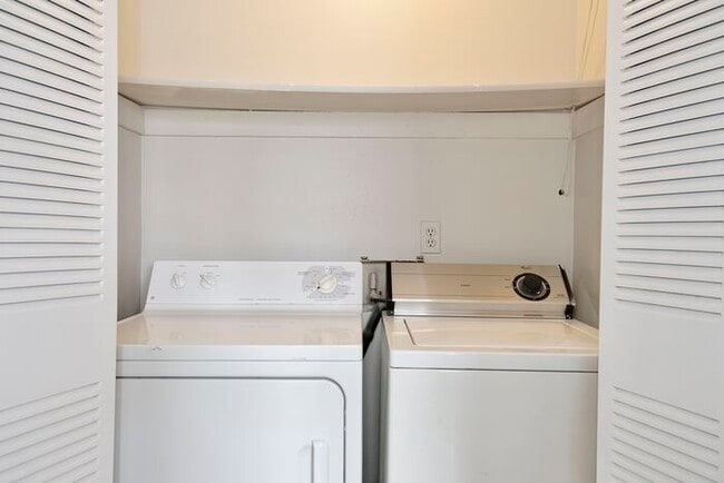 Building Photo - Beautifully Renovated 2-Bedroom Duplex nea...