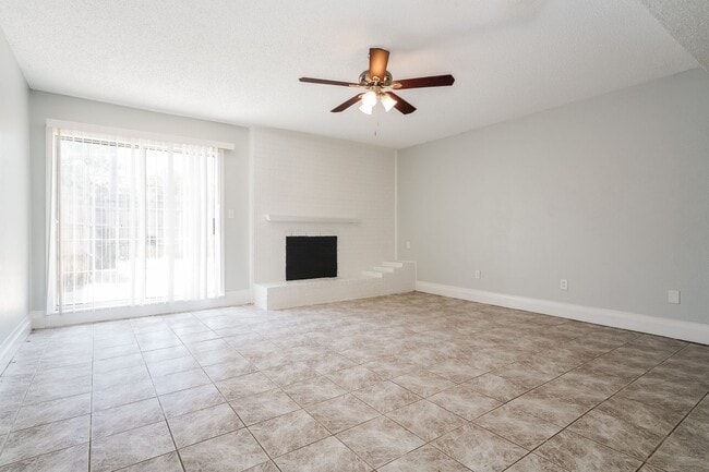 Building Photo - 4 BR/2BA | Updated Single Family Home | Gorgeous hardwoods | Storage attic!