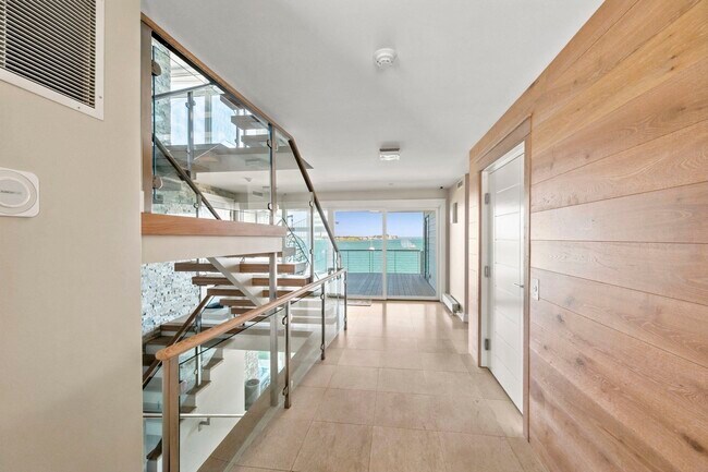 Building Photo - 35 Regatta Rd