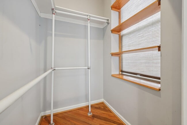 Building Photo - 239 Desoto Pl