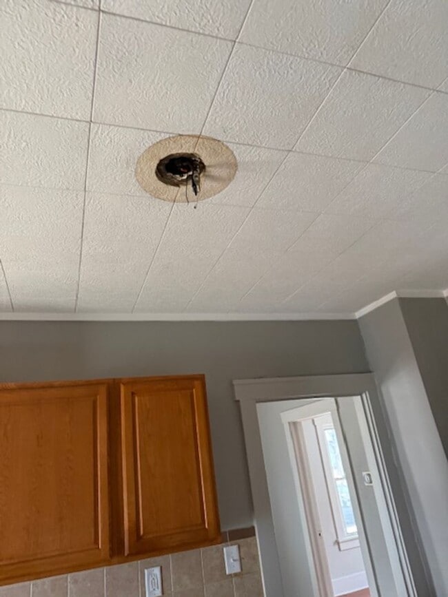 Building Photo - House for Rent - 1 bedroom / 1 bathroom