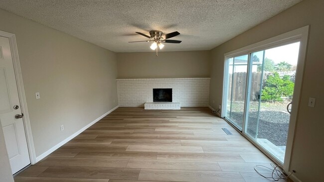 Building Photo - Beautifully updated 3 bedroom, 2 bathroom home in Bay Point