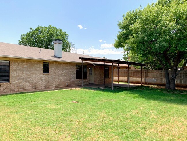 Building Photo - 3 Bed 2 bath Lubbock ISD
