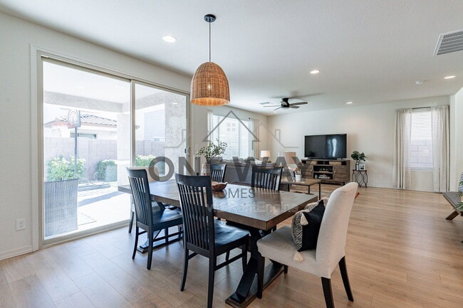 Building Photo - 5411 S Canyon Rim