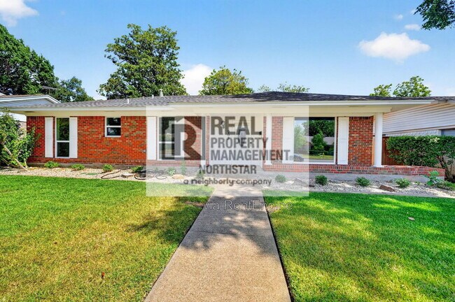 Building Photo - 902 Arrowhead Dr