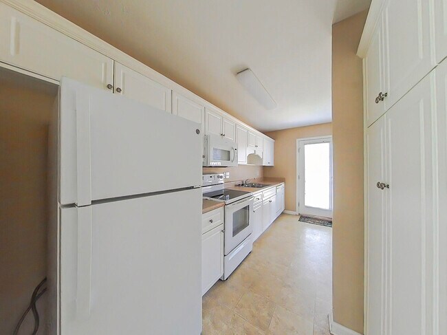 Building Photo - 1739 Elizabeth St