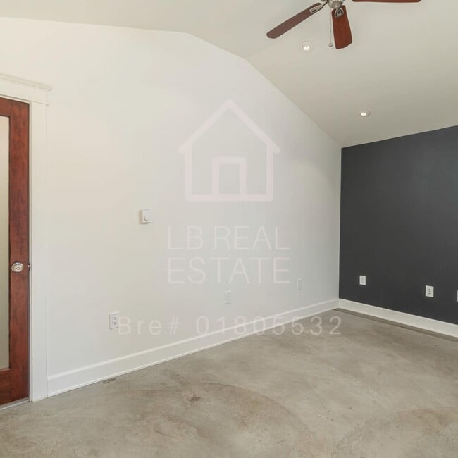 Building Photo - 1382 Sir Francis Drake Blvd