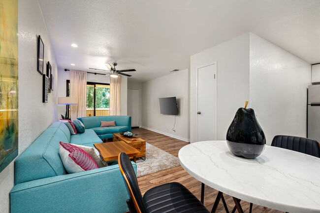 Building Photo - 2812 N Auburn Ct