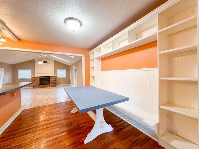 Building Photo - 2614 32nd St