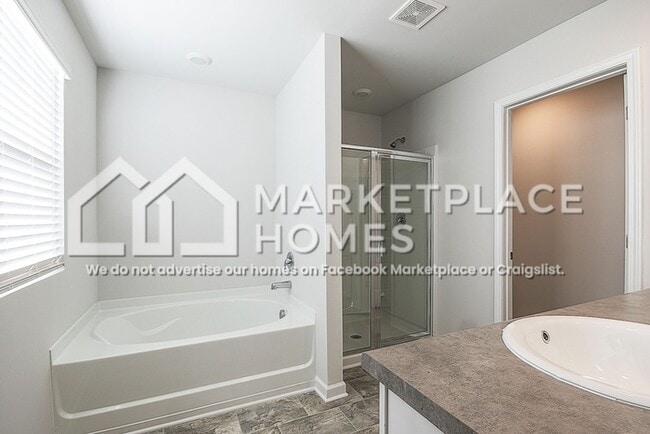 Building Photo - 997 Raghorn Rd