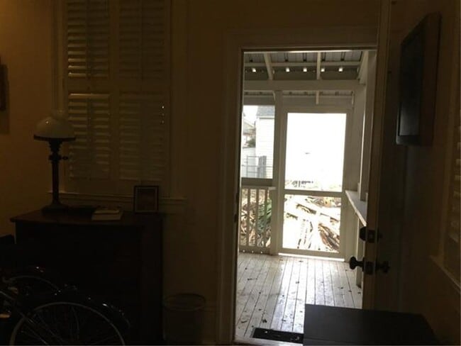 Building Photo - STRAIGHTndp7709