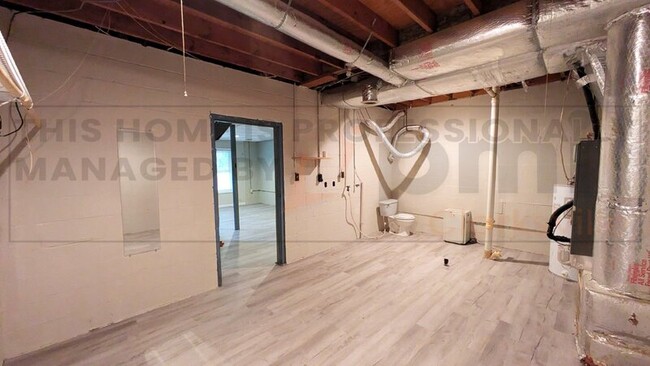 Building Photo - 452 Harper Rd