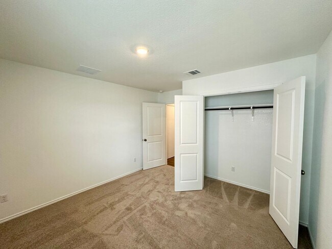 Building Photo - Beautiful Recently New Build Home in West ...