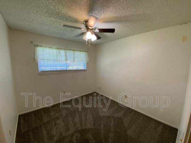 Building Photo - 1927 S Julieann Ct