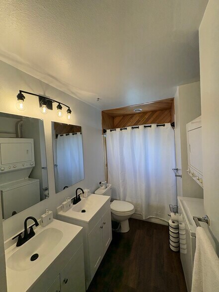 Building Photo - 417 N 1400 W