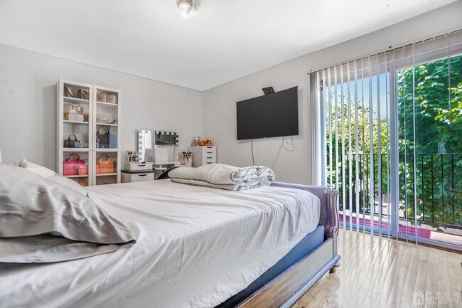 Building Photo - 125 Elizabeth Ave