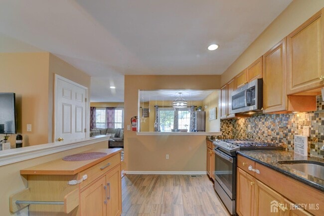 Building Photo - 13 Lackland Ave