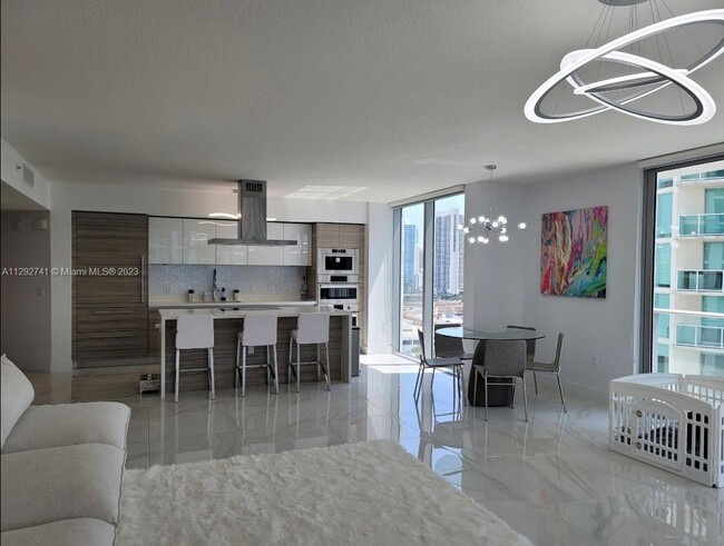 Building Photo - 300 Sunny Isles Blvd