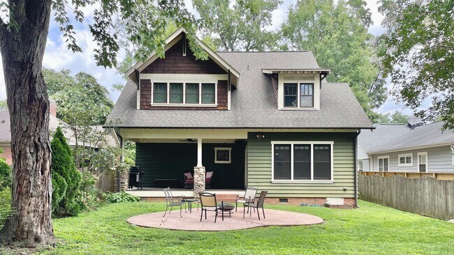 Building Photo - 2320 Chesterfield Ave