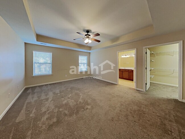 Building Photo - 2009 Slayton Dr